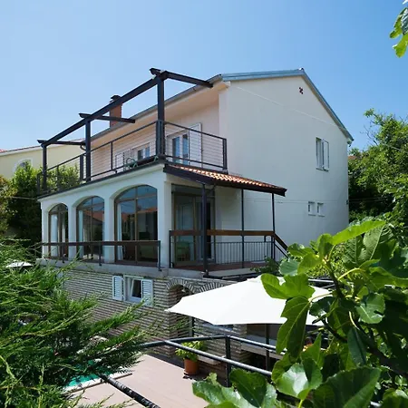 Semesterbostad House With Sea View