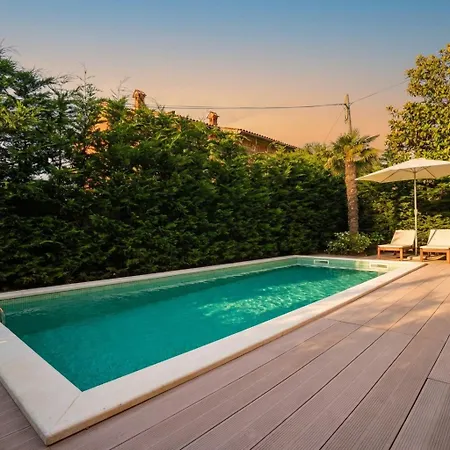 Дом отдыха House With Sea View *