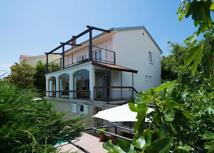 Semesterbostad House With Sea View